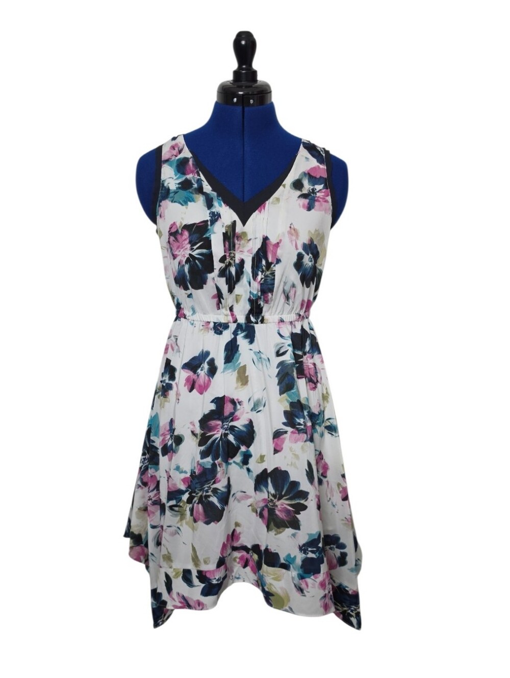 Simply Vera Vera Wang White Floral V-Neck Mini Dress with Navy Trim